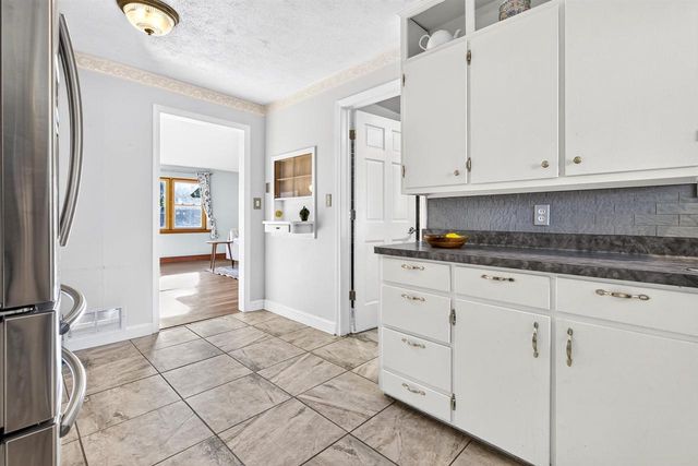 421 S LAKE STREET, Neenah, WI 54956