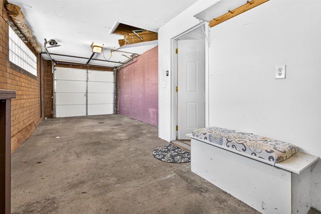 421 S LAKE STREET, Neenah, WI 54956