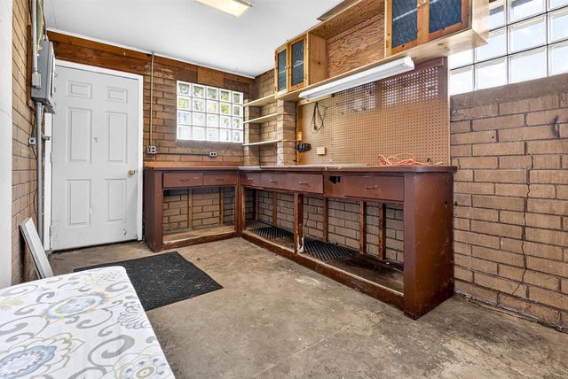 421 S LAKE STREET, Neenah, WI 54956