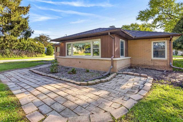 421 S LAKE STREET, Neenah, WI 54956