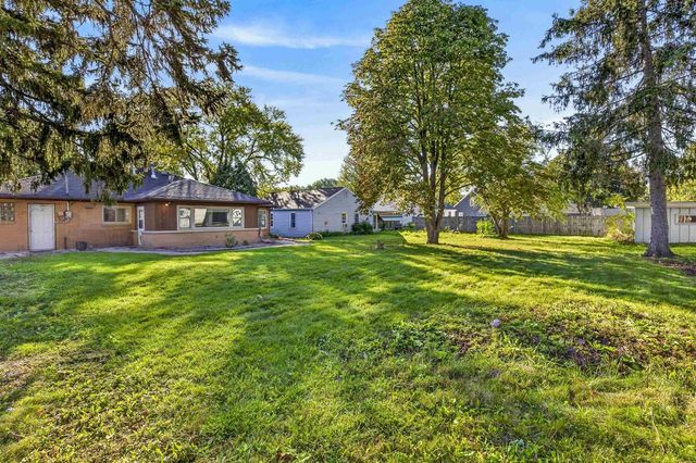 421 S LAKE STREET, Neenah, WI 54956