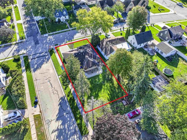 421 S LAKE STREET, Neenah, WI 54956