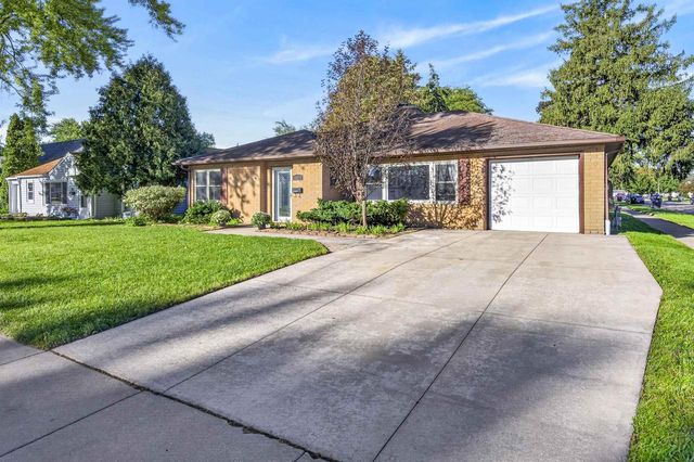 421 S LAKE STREET, Neenah, WI 54956