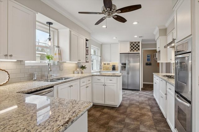 6015 Dumfries Drive, Houston, TX 77096