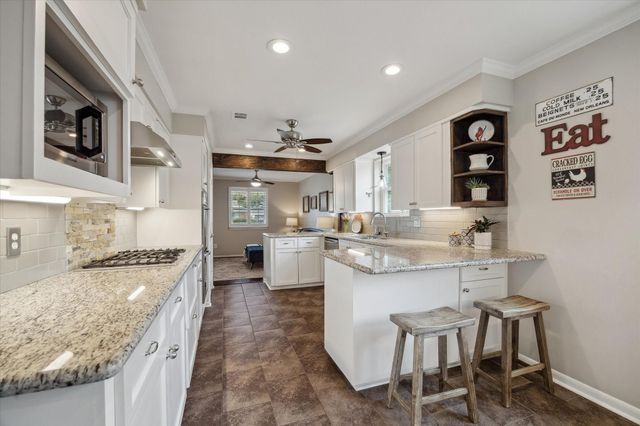 6015 Dumfries Drive, Houston, TX 77096