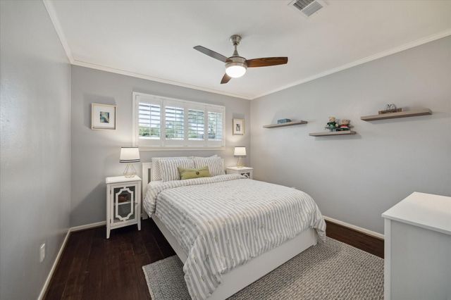 6015 Dumfries Drive, Houston, TX 77096