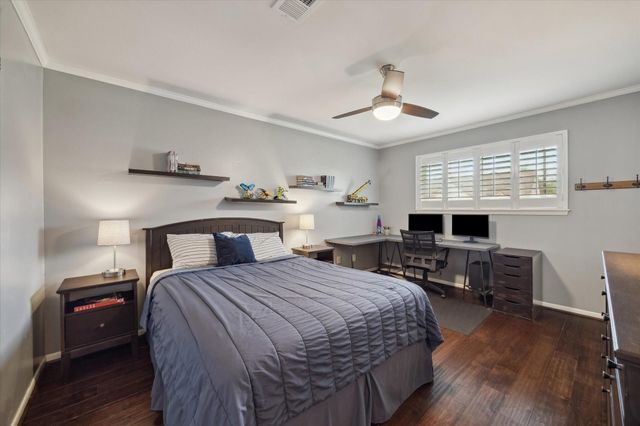 6015 Dumfries Drive, Houston, TX 77096