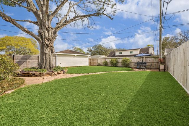 6015 Dumfries Drive, Houston, TX 77096