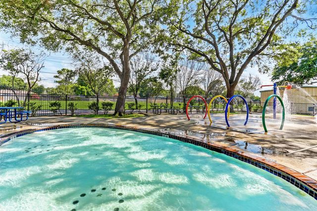 6015 Dumfries Drive, Houston, TX 77096