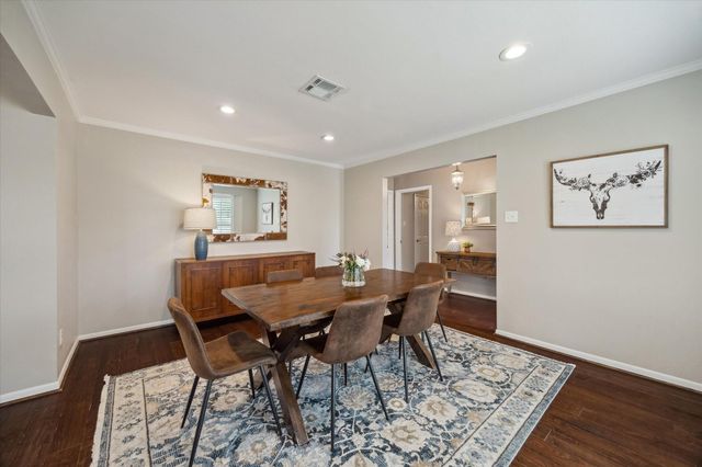 6015 Dumfries Drive, Houston, TX 77096