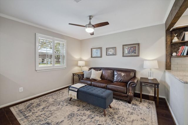 6015 Dumfries Drive, Houston, TX 77096