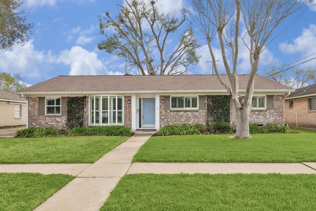 6015 Dumfries Drive, Houston, TX 77096