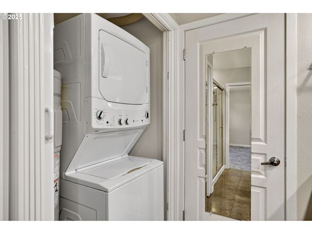 3515 Sw BARBUR Blvd R-2, Portland, OR 97239