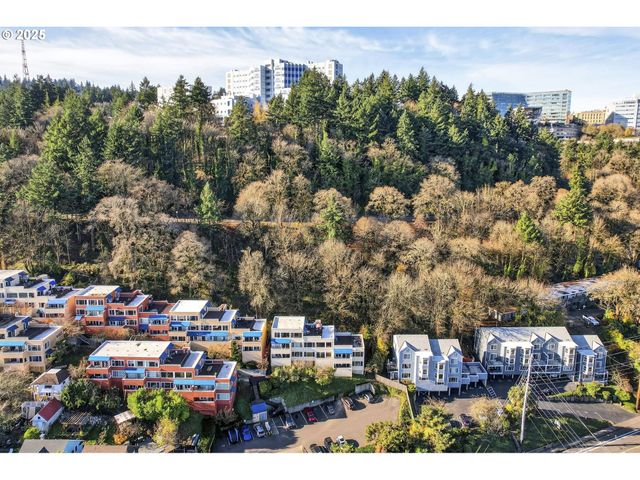 3515 Sw BARBUR Blvd R-2, Portland, OR 97239