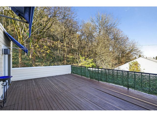 3515 Sw BARBUR Blvd R-2, Portland, OR 97239