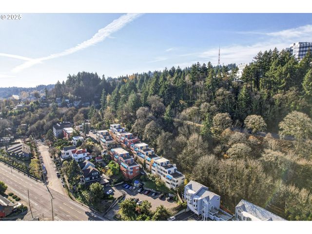 3515 Sw BARBUR Blvd R-2, Portland, OR 97239