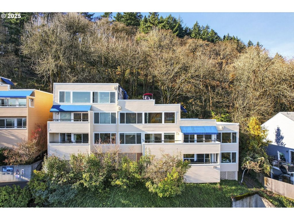 3515 Sw BARBUR Blvd R-2, Portland, OR 97239