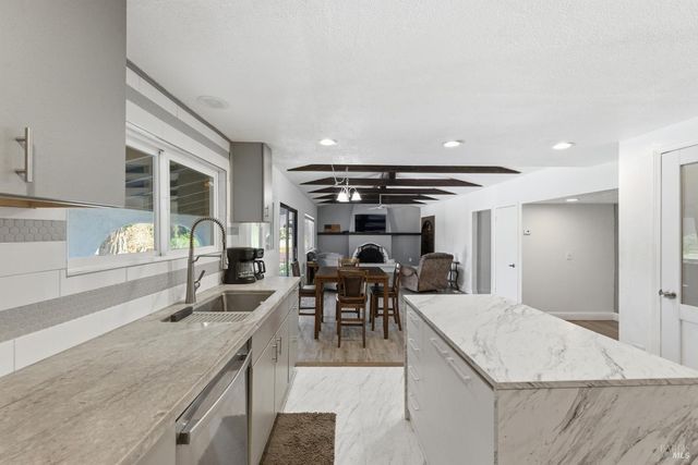 5174 Blank Rd, Sebastopol, CA 95472