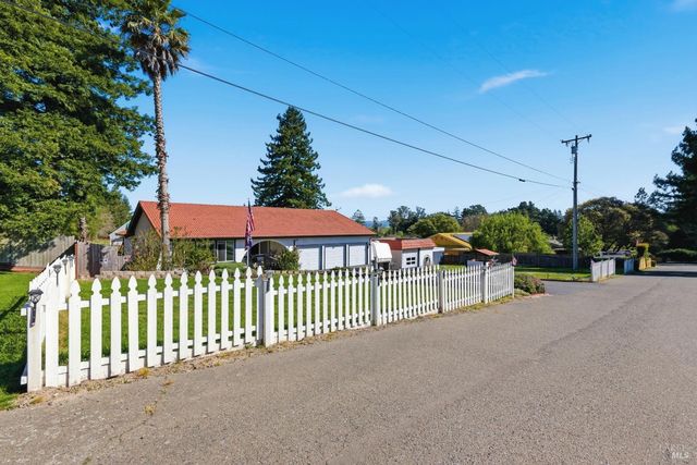 5174 Blank Rd, Sebastopol, CA 95472