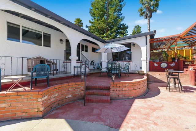 5174 Blank Rd, Sebastopol, CA 95472