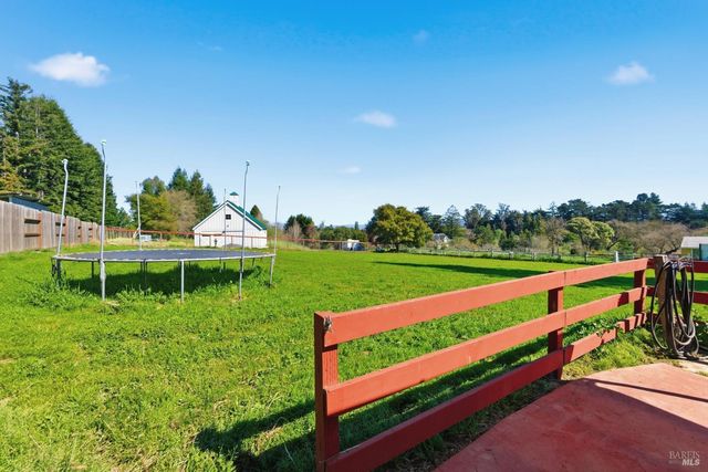 5174 Blank Rd, Sebastopol, CA 95472