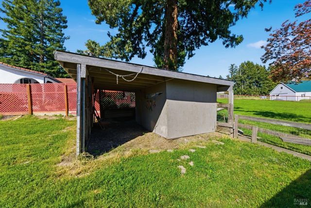 5174 Blank Rd, Sebastopol, CA 95472
