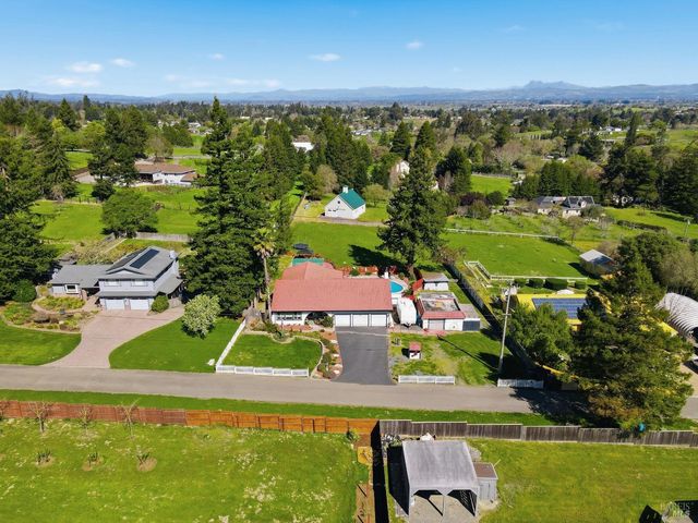5174 Blank Rd, Sebastopol, CA 95472