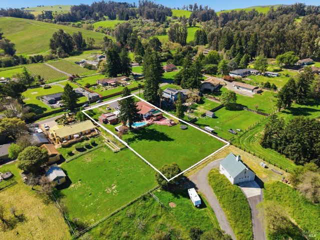 5174 Blank Rd, Sebastopol, CA 95472
