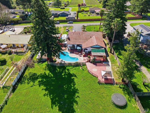 5174 Blank Rd, Sebastopol, CA 95472