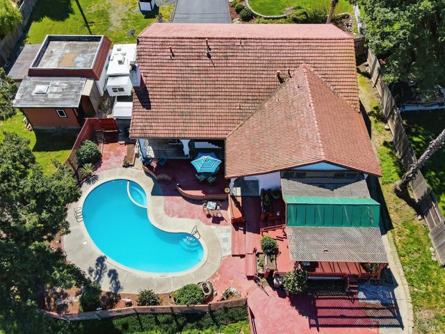 5174 Blank Rd, Sebastopol, CA 95472