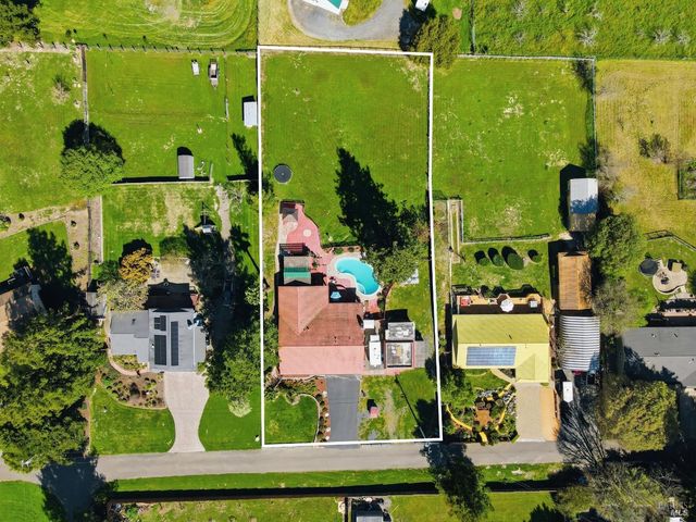 5174 Blank Rd, Sebastopol, CA 95472