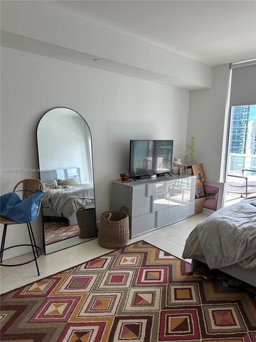1300 Brickell Bay Dr 2213, Miami, FL 33131