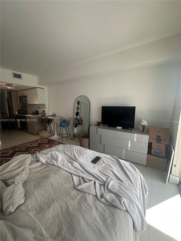 1300 Brickell Bay Dr 2213, Miami, FL 33131