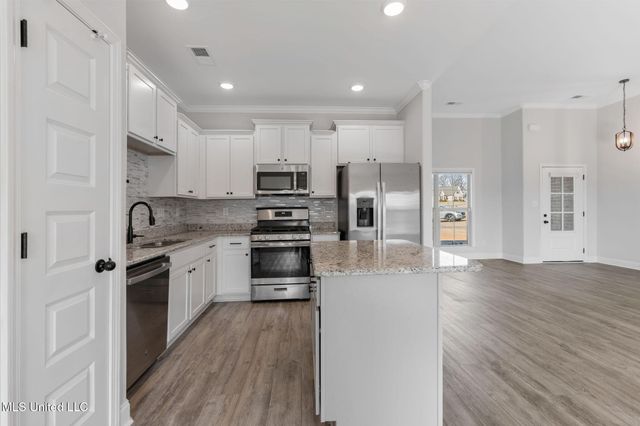 1802 Millers Cove, Nesbit, MS 38651