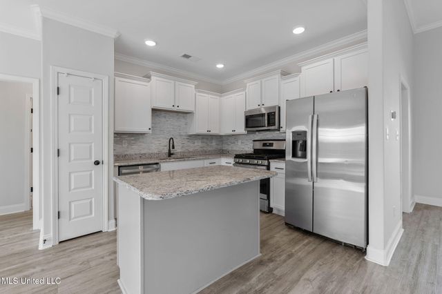 1802 Millers Cove, Nesbit, MS 38651