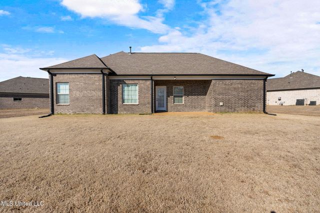 1802 Millers Cove, Nesbit, MS 38651