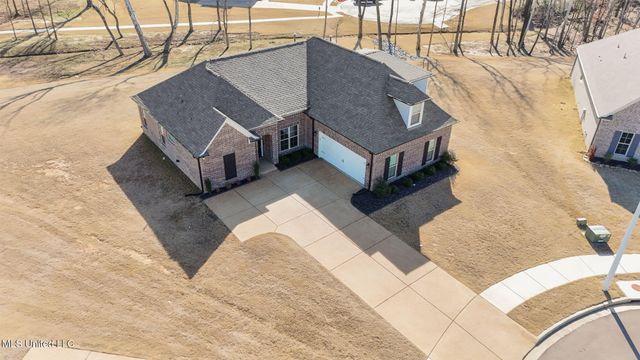 1802 Millers Cove, Nesbit, MS 38651