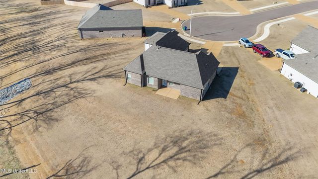 1802 Millers Cove, Nesbit, MS 38651