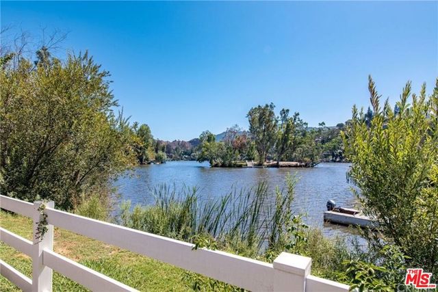 2344 Laguna Circle Drive, Agoura, CA 91301