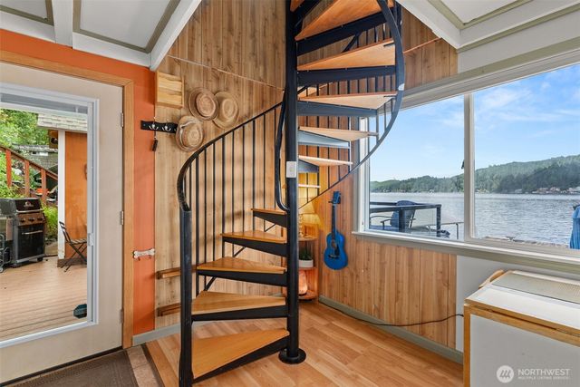 1119 Summit Lake Shore Road NW, Olympia, WA 98502