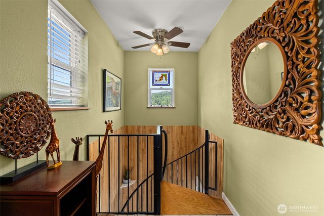1119 Summit Lake Shore Road NW, Olympia, WA 98502