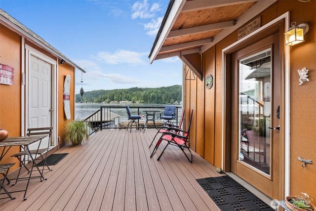 1119 Summit Lake Shore Road NW, Olympia, WA 98502