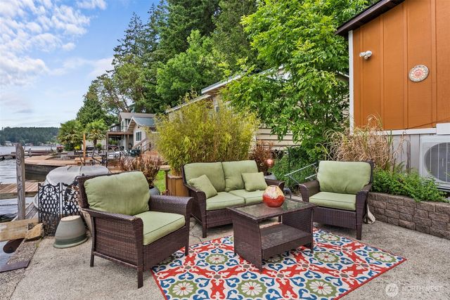 1119 Summit Lake Shore Road NW, Olympia, WA 98502