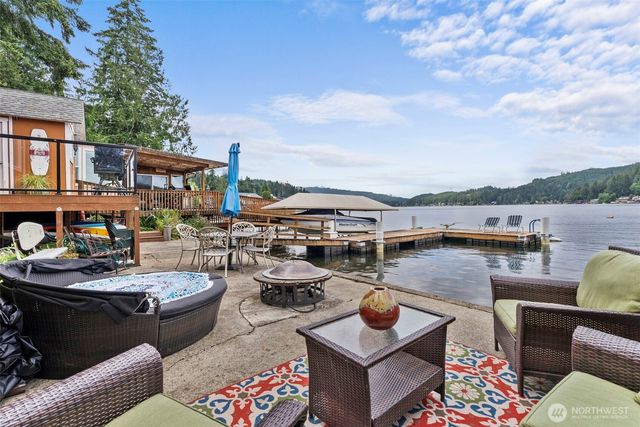 1119 Summit Lake Shore Road NW, Olympia, WA 98502