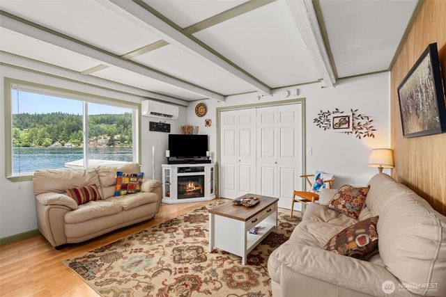1119 Summit Lake Shore Road NW, Olympia, WA 98502