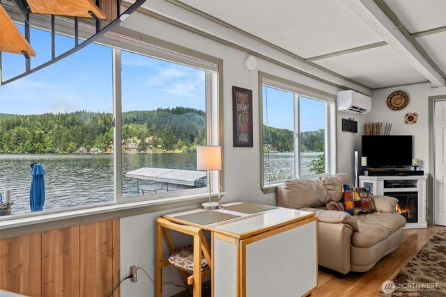 1119 Summit Lake Shore Road NW, Olympia, WA 98502