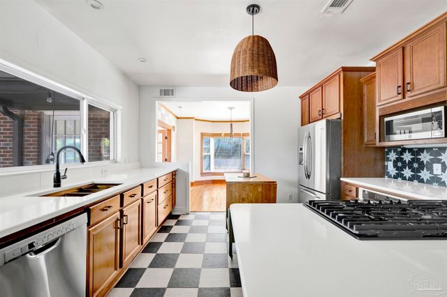 2016 E Scott St, Pensacola, FL 32503