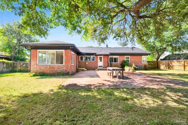 2016 E Scott St, Pensacola, FL 32503