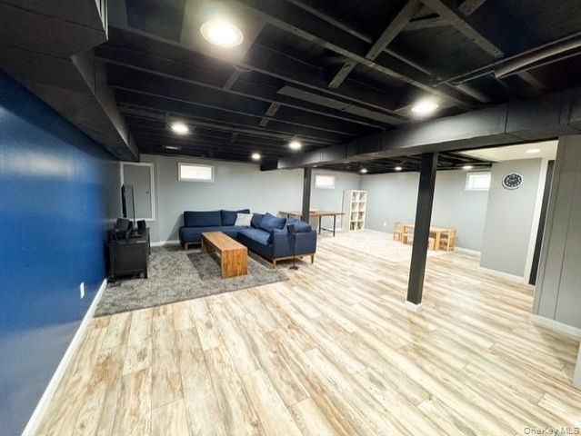 4 Powell Place, New Hyde Park, NY 11040