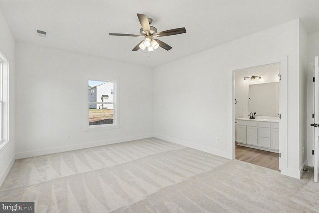 277 WHITE OAK RD, Fredericksburg, VA 22405